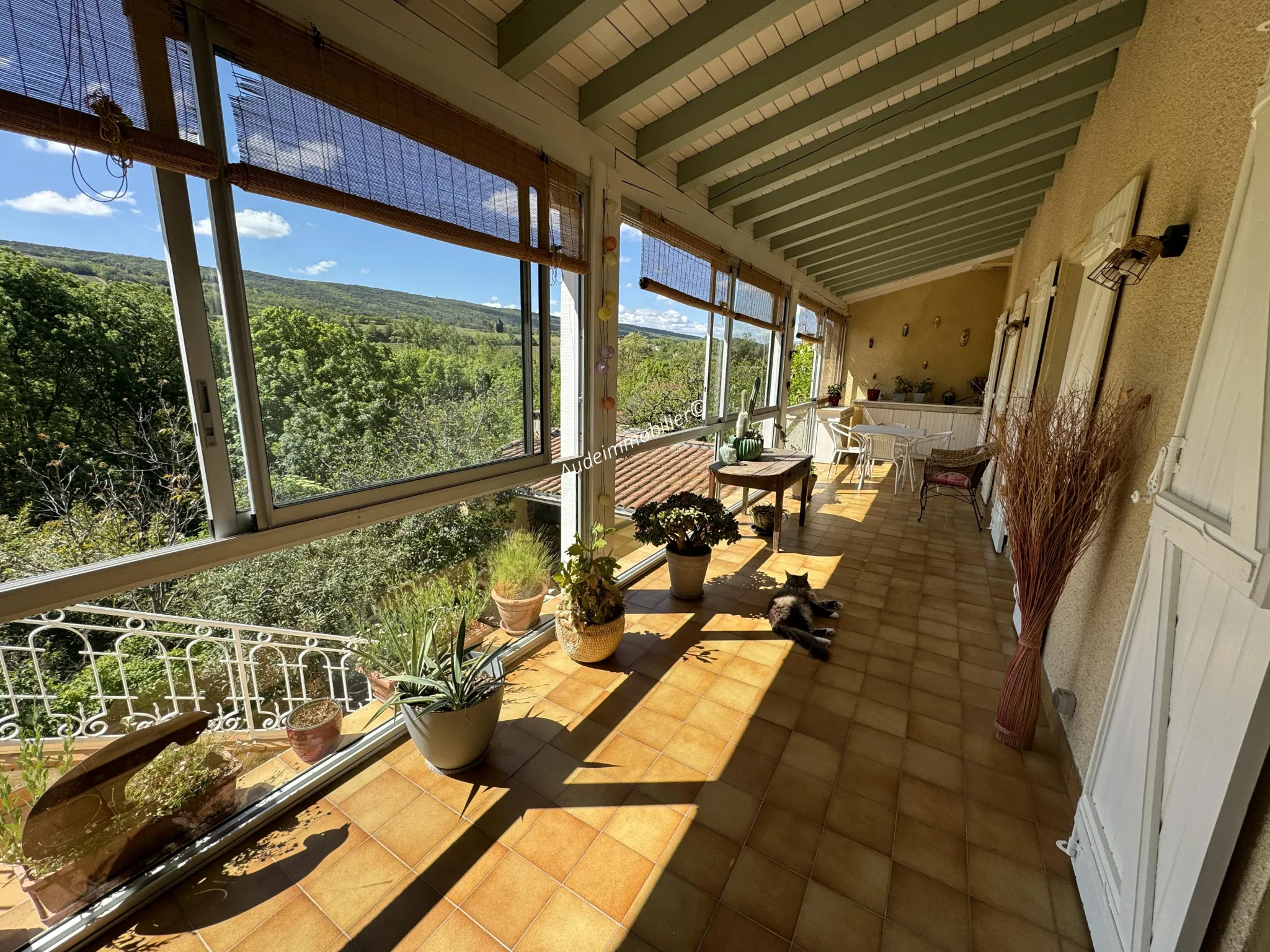 Maison Rénovée avec Vue Panoramique à Limoux 