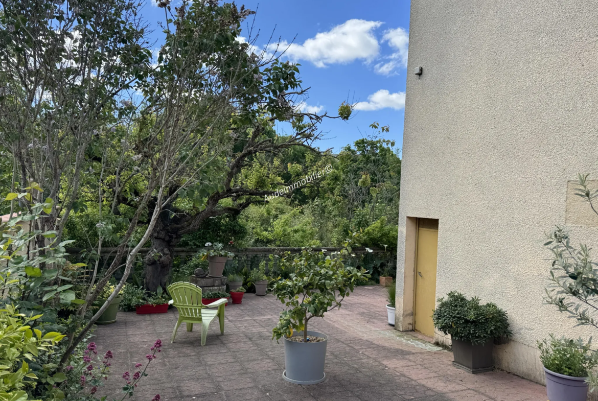 Maison Rénovée avec Vue Panoramique à Limoux 