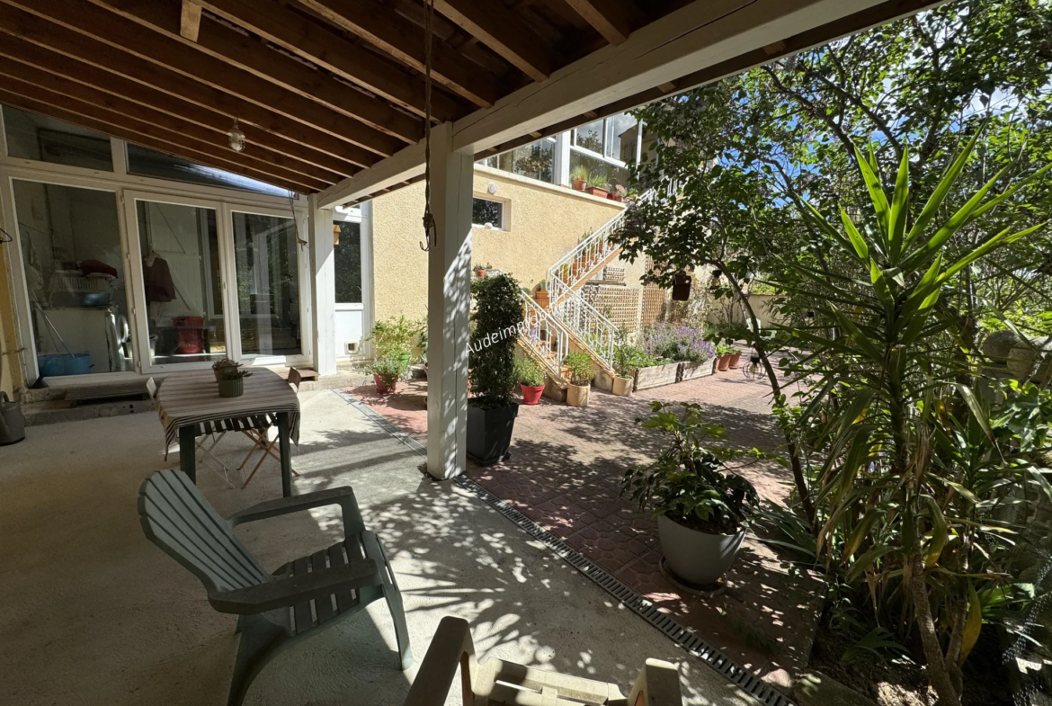 Maison Rénovée avec Vue Panoramique à Limoux 