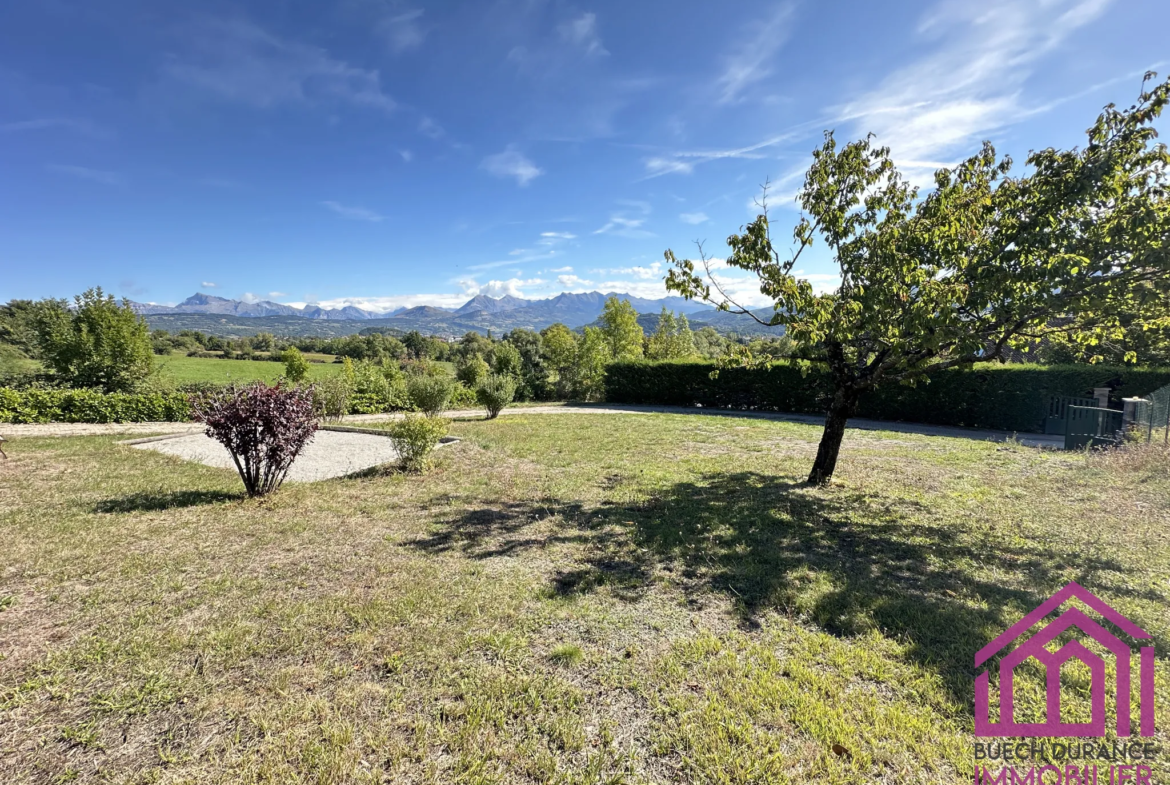 À vendre : Terrain à bâtir avec vue panoramique à Gap Sud 