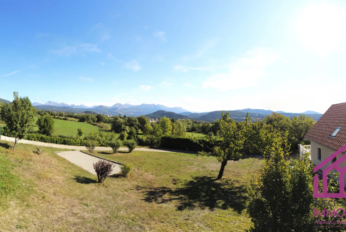 À vendre : Terrain à bâtir avec vue panoramique à Gap Sud 