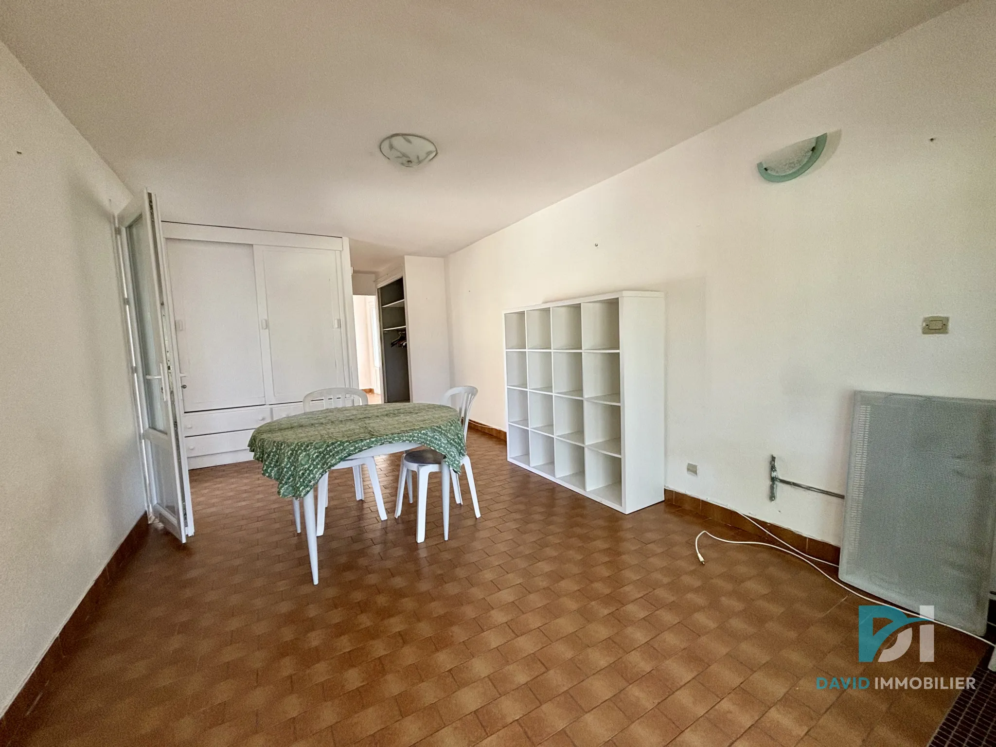 À vendre : Appartement T2 avec véranda à Marseillan Plage 