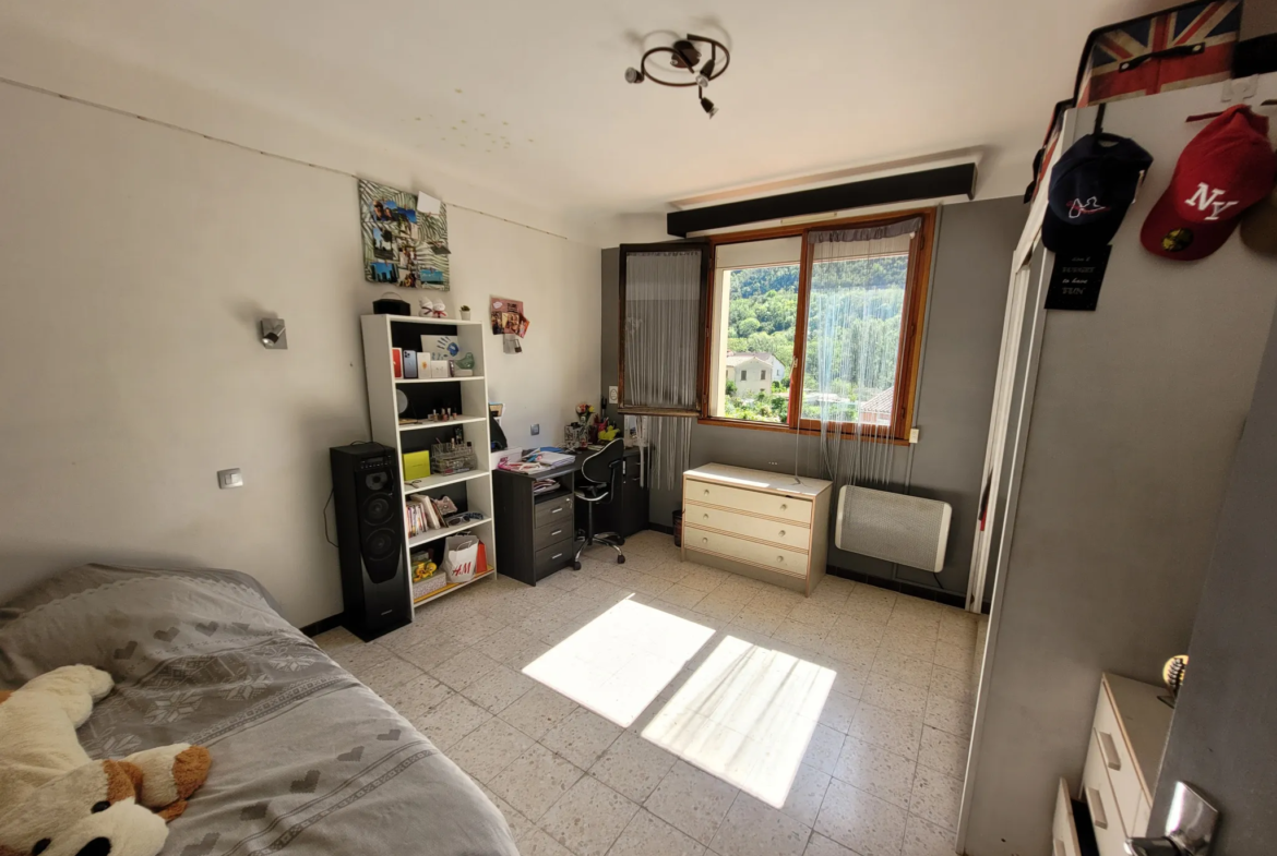 Villa 4 Chambres à Vendre à Arles sur Tech 