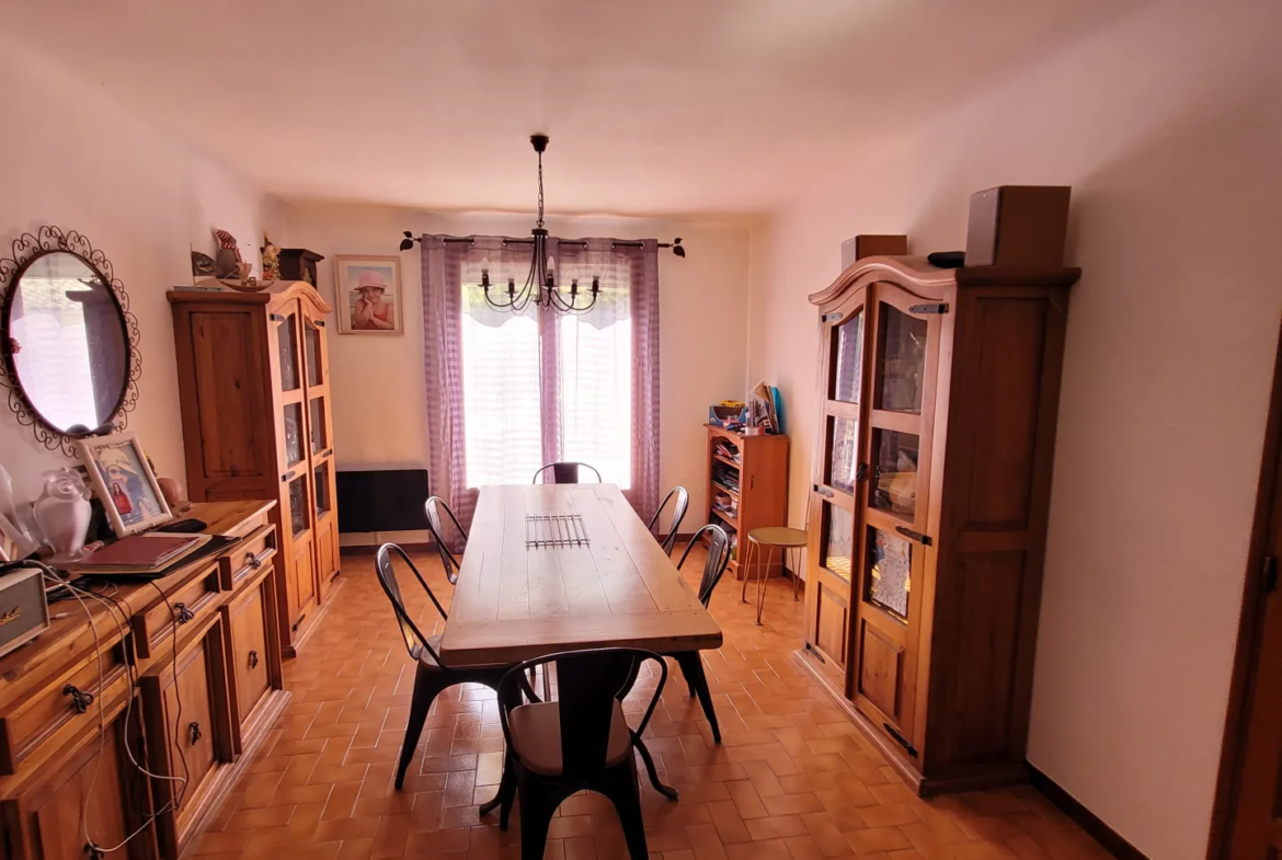 Villa 4 Chambres à Vendre à Arles sur Tech 