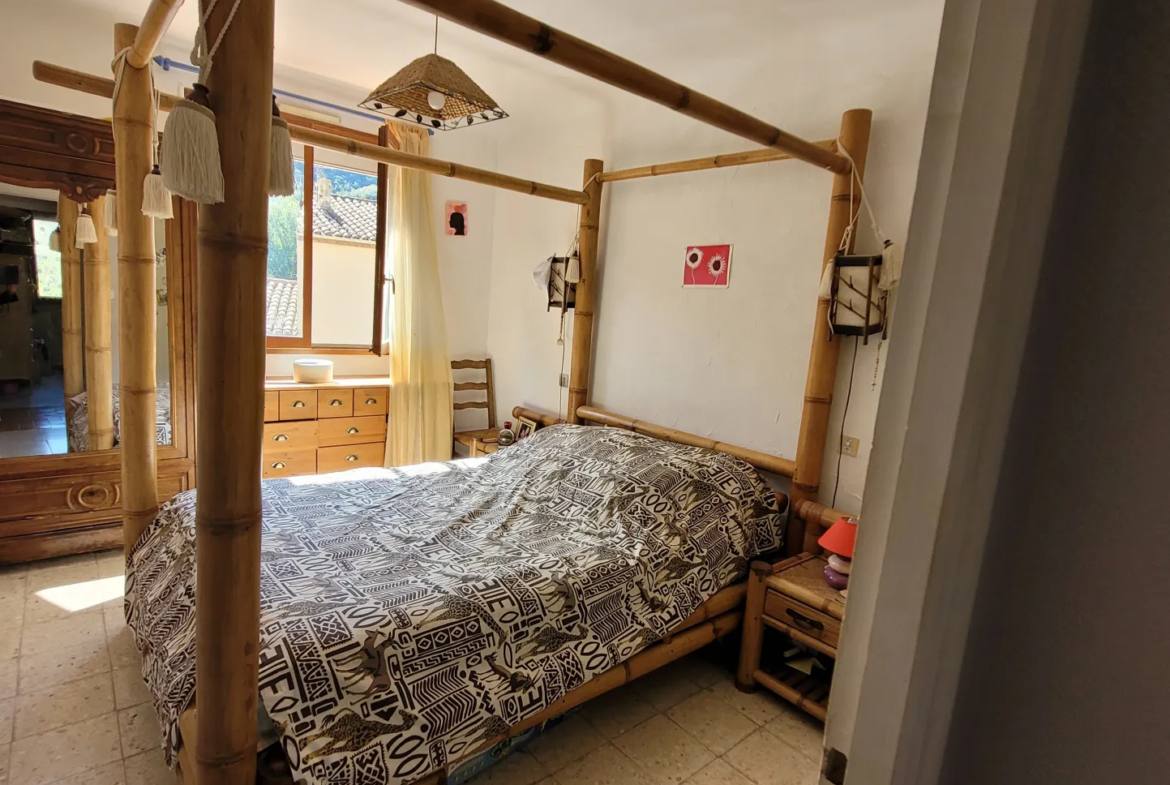 Villa 4 Chambres à Vendre à Arles sur Tech 