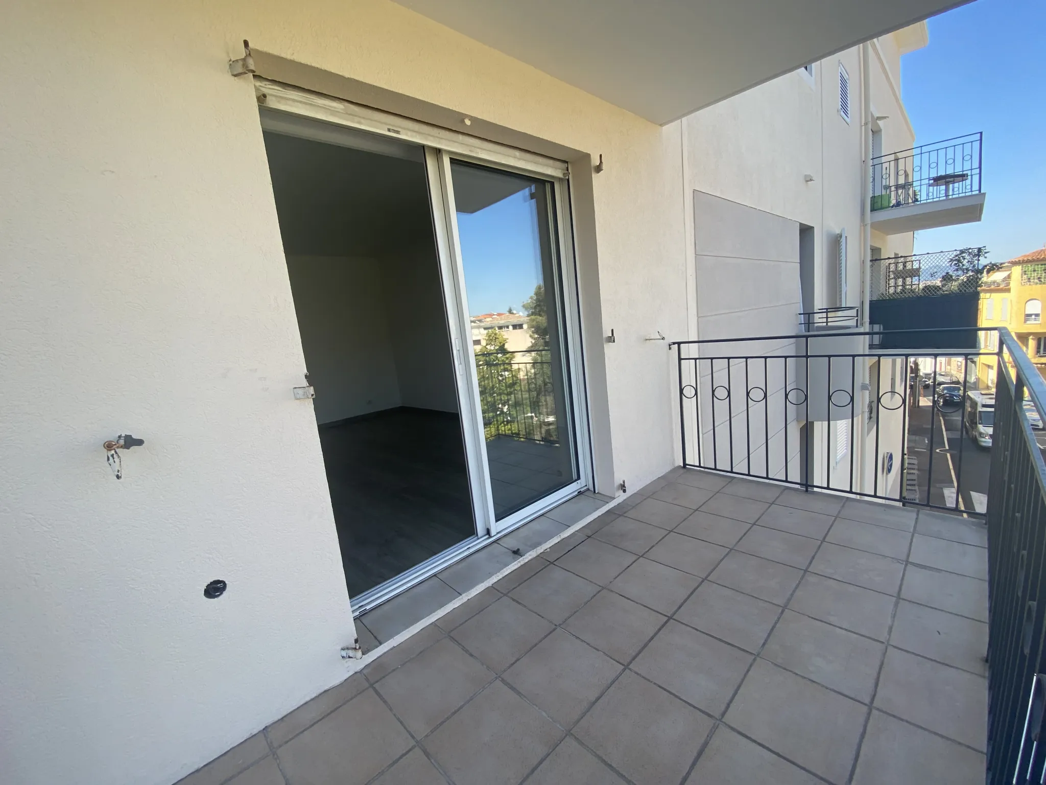 Studio à vendre à Le Cannet - 29,34 m² avec terrasse et parking 