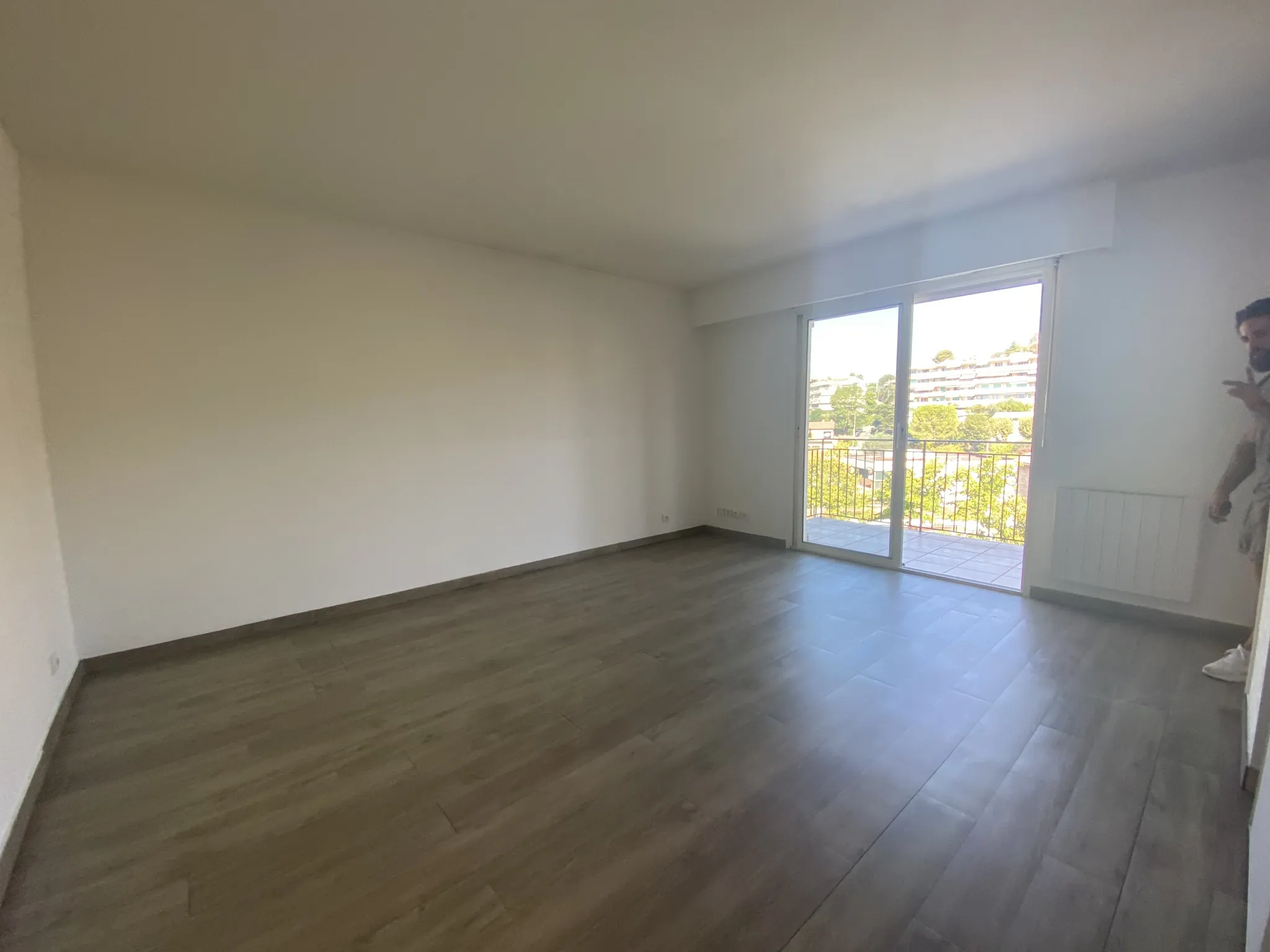 Studio à vendre à Le Cannet - 29,34 m² avec terrasse et parking 