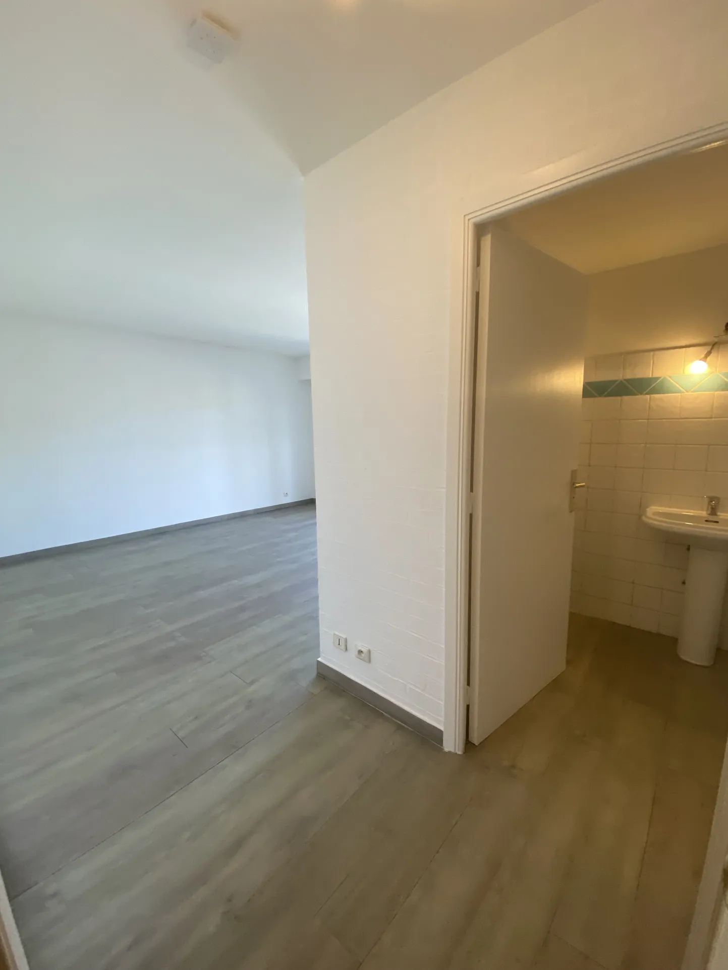 Studio à vendre à Le Cannet - 29,34 m² avec terrasse et parking 