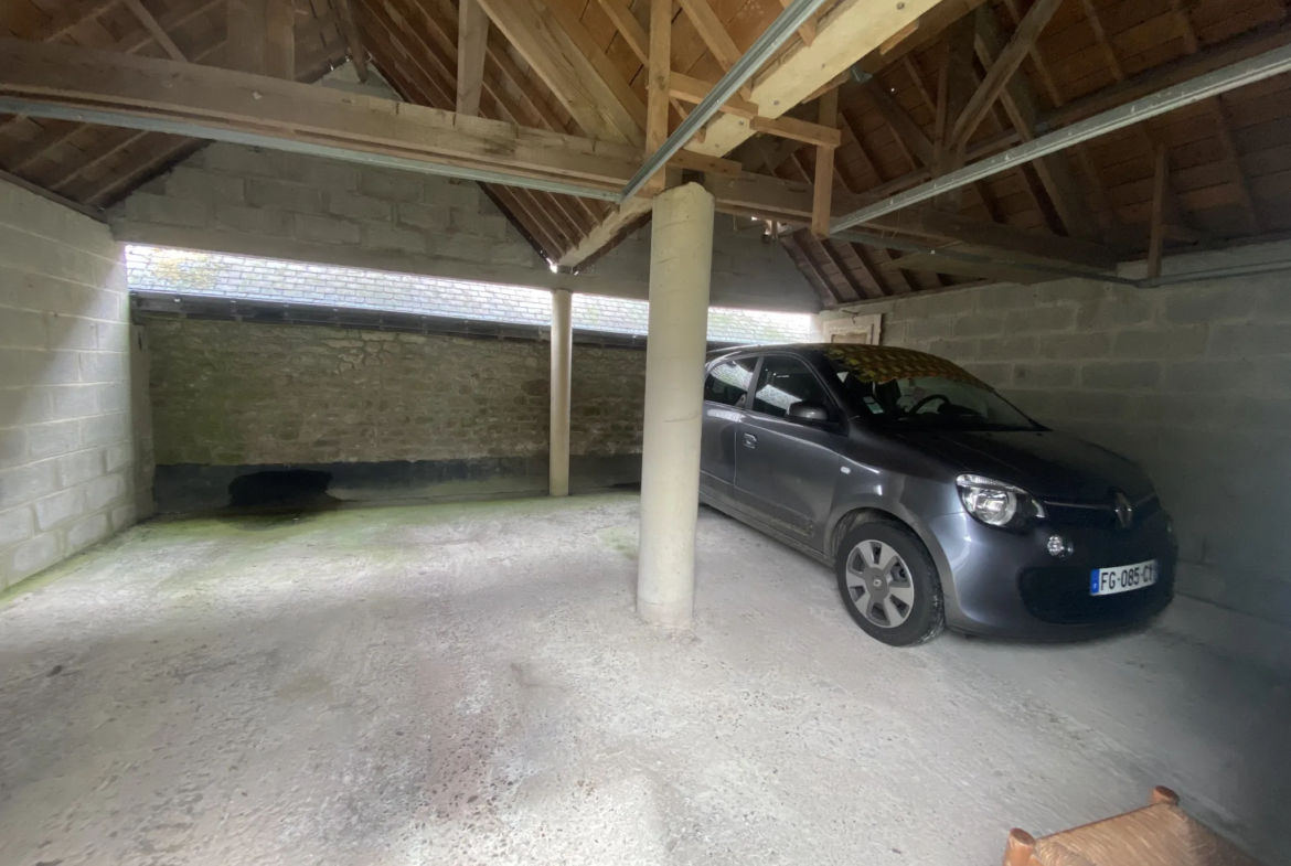 Maison en pierre avec jardin et garage à Malguenac 