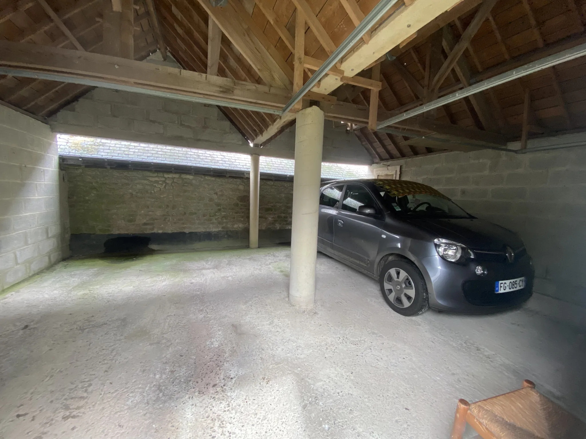 Maison en pierre avec jardin et garage à Malguenac 