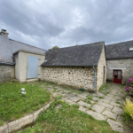 Maison en pierre avec jardin et garage à Malguenac