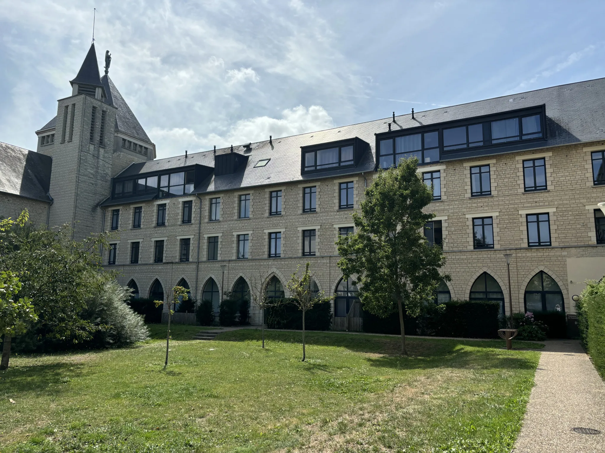 Appartement d'exception de 4 pièces à CAEN avec parking et cave 