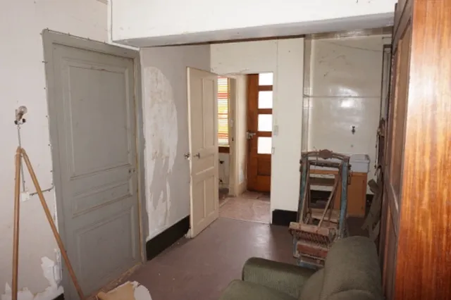 Maison de ville de 165 m2 à restaurer à Saint-Honoré-les-Bains 