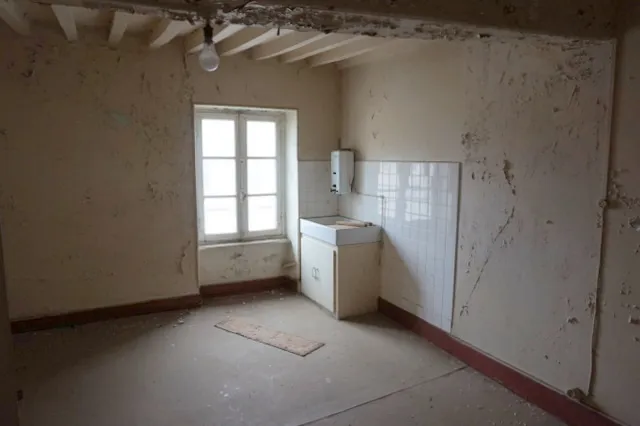 Maison de ville de 165 m2 à restaurer à Saint-Honoré-les-Bains 