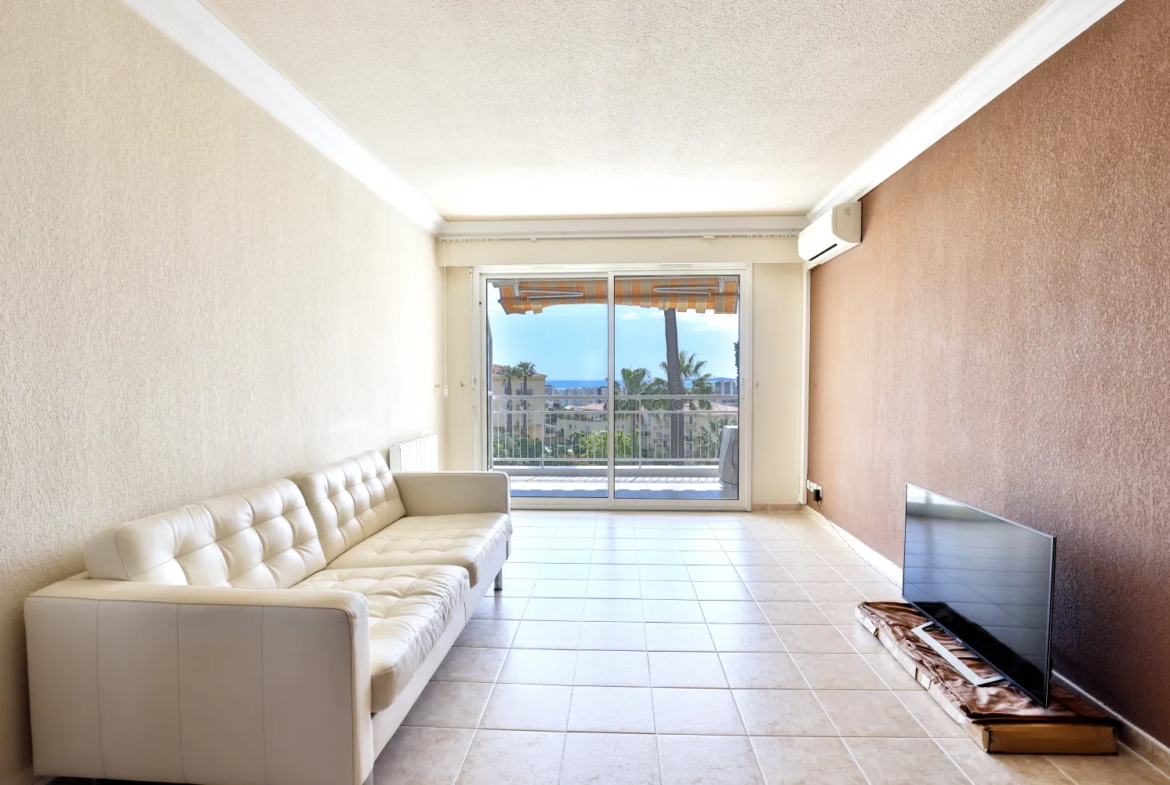 Bel appartement 2 pièces à Nice Ouest avec vue mer 