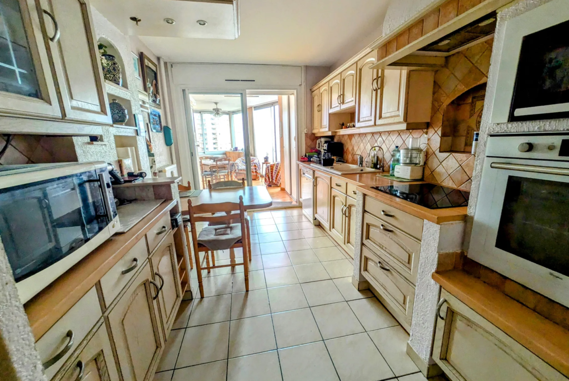 Spacieux appartement T5 de 110 m² avec terrasse à Toulon Mayol 