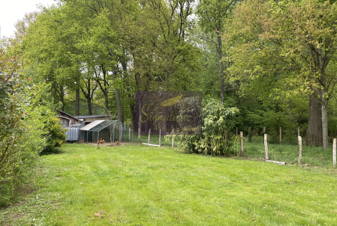 Belle maison de campagne à Change avec terrain de 4200 m² 