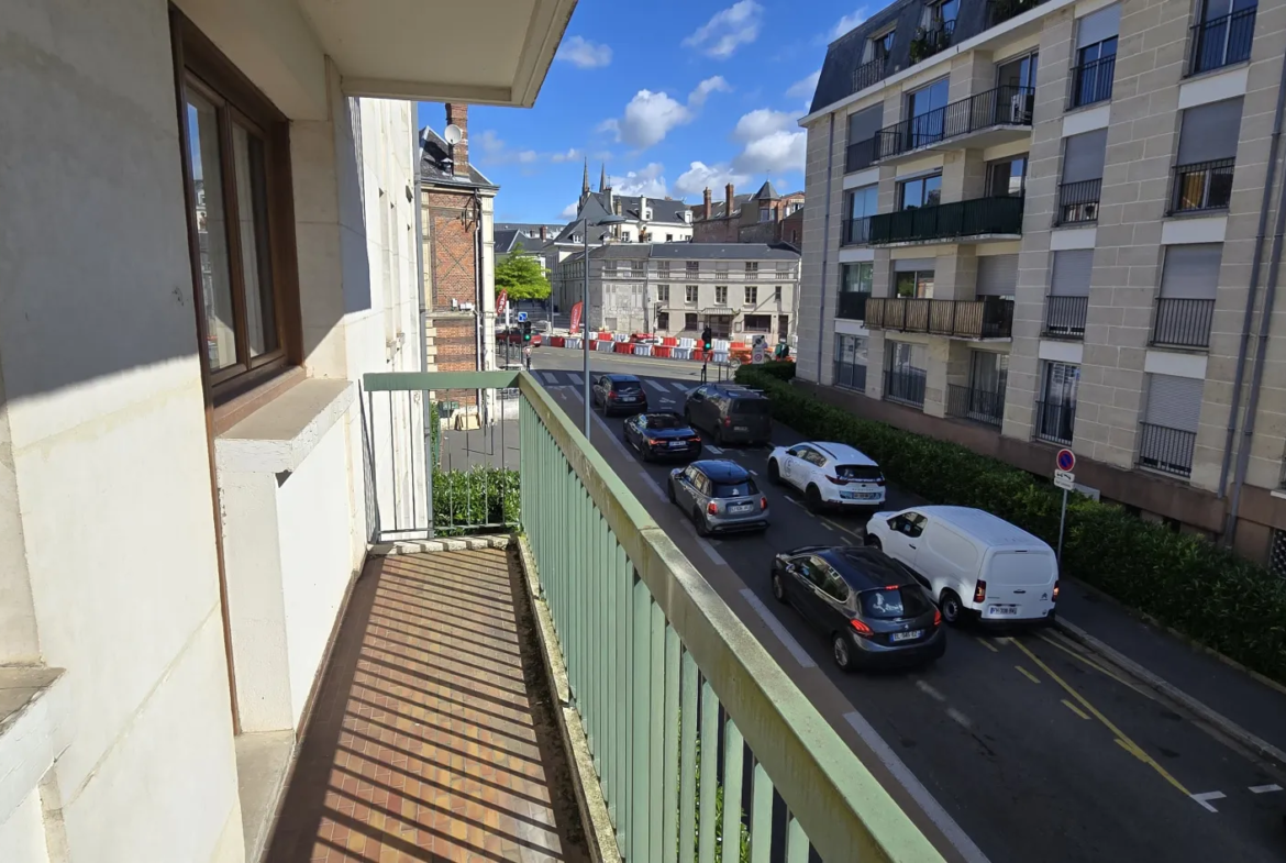 Beau et Grand Appartement T4 à Vendre à Chartres 