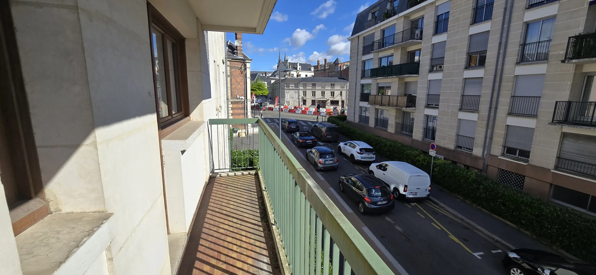 Beau et Grand Appartement T4 à Vendre à Chartres 