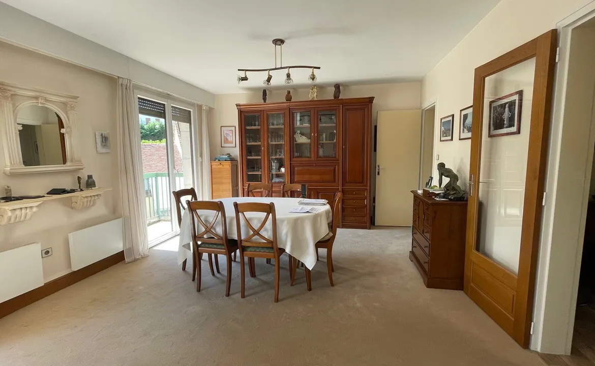 Beau et Grand Appartement T4 à Vendre à Chartres 