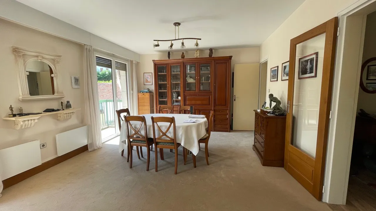 Beau et Grand Appartement T4 à Vendre à Chartres 