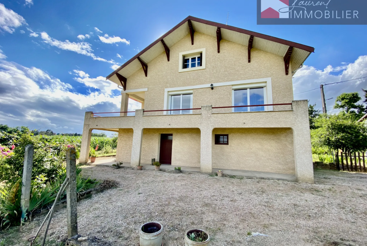 À vendre : maison spacieuse avec vue sur la Saône à Saint-Martin-Belle-Roche 