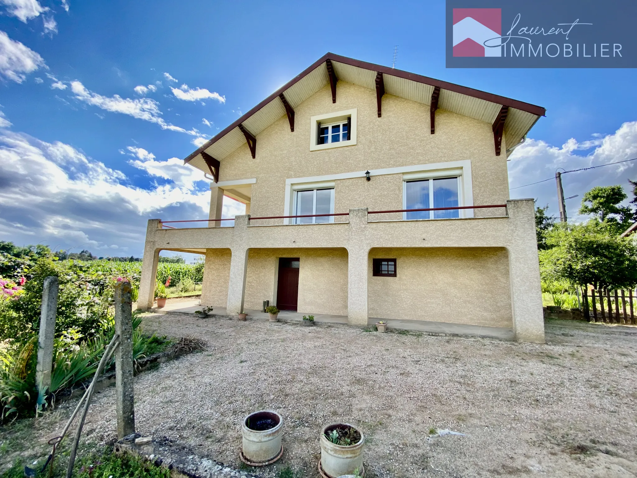 À vendre : maison spacieuse avec vue sur la Saône à Saint-Martin-Belle-Roche 