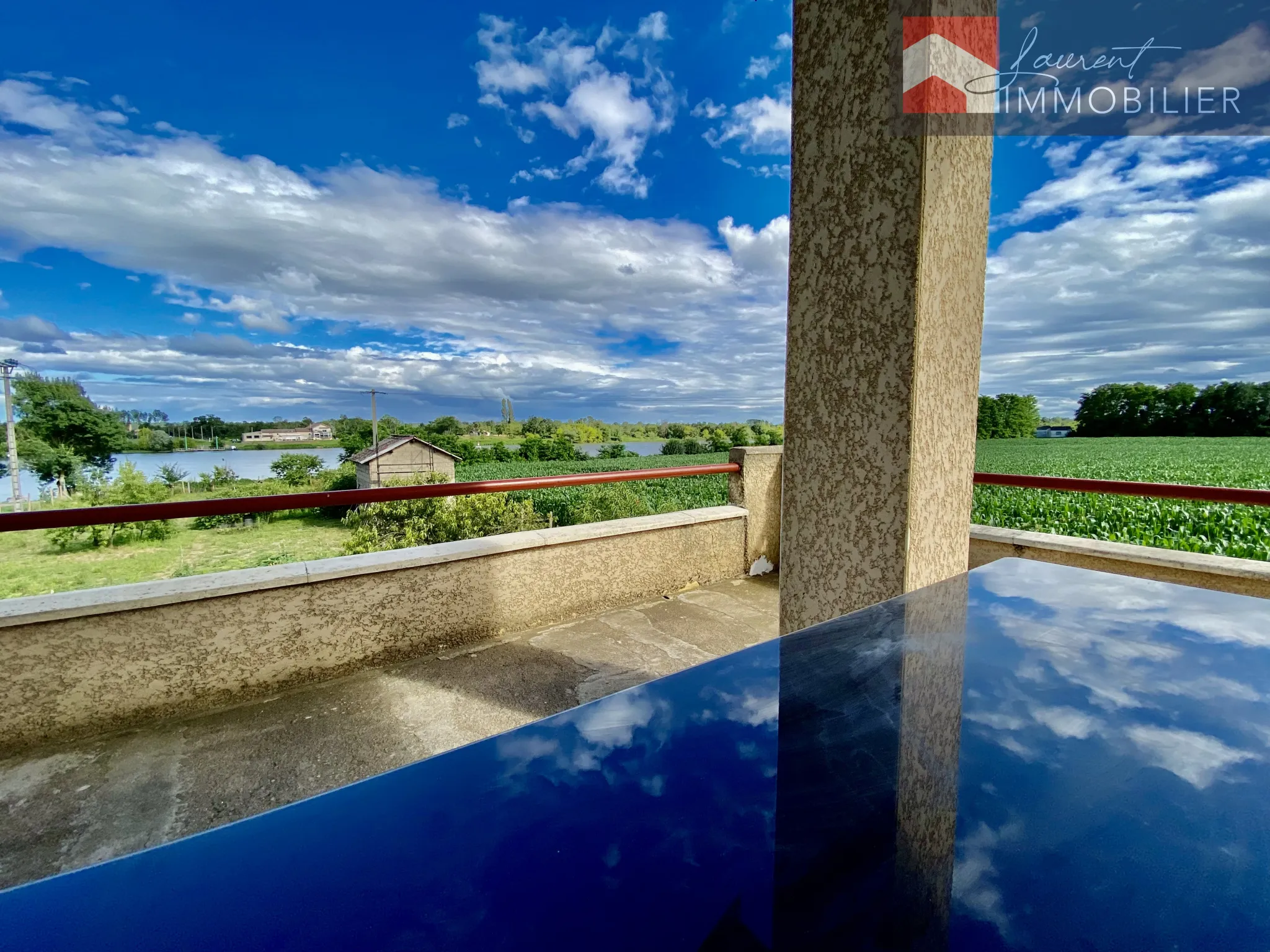 À vendre : maison spacieuse avec vue sur la Saône à Saint-Martin-Belle-Roche 