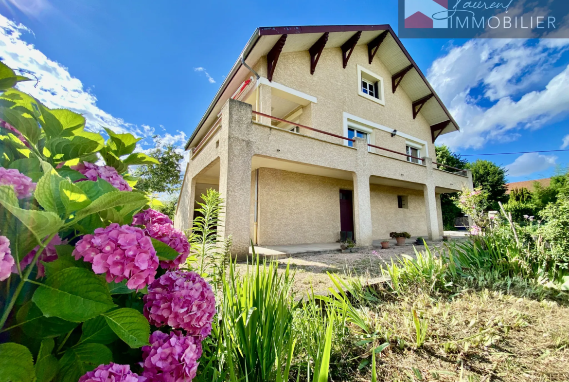 À vendre : maison spacieuse avec vue sur la Saône à Saint-Martin-Belle-Roche 