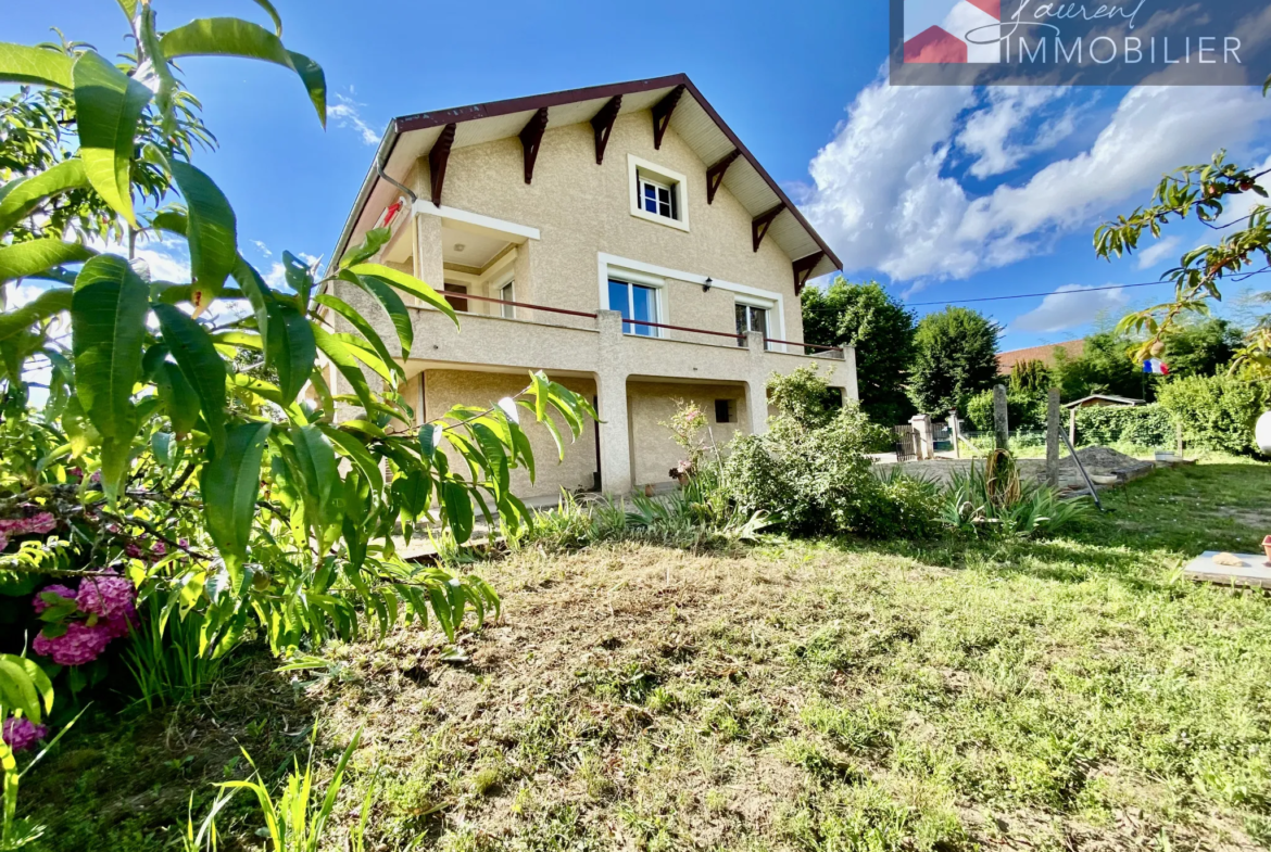 À vendre : maison spacieuse avec vue sur la Saône à Saint-Martin-Belle-Roche 