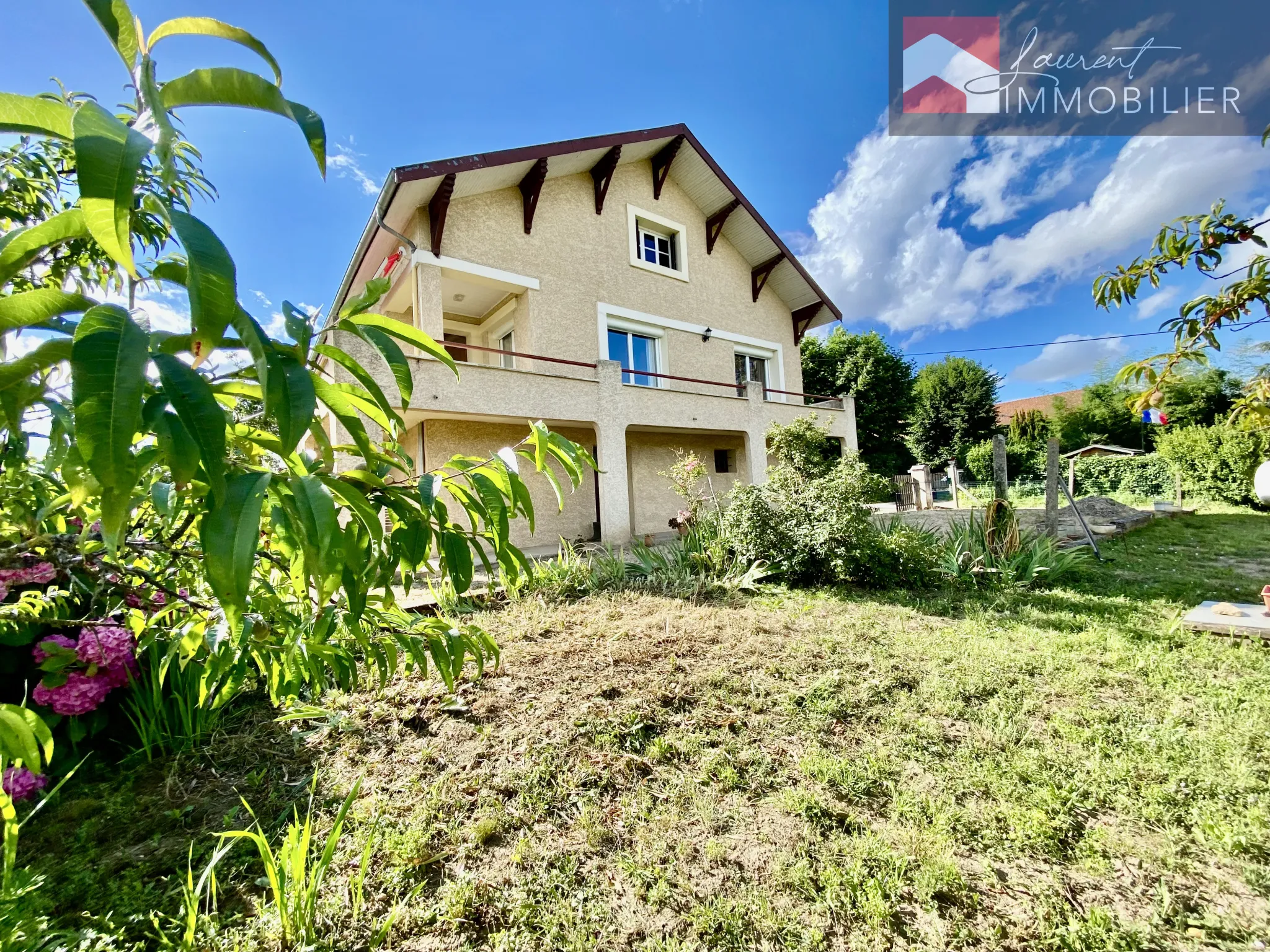 À vendre : maison spacieuse avec vue sur la Saône à Saint-Martin-Belle-Roche 