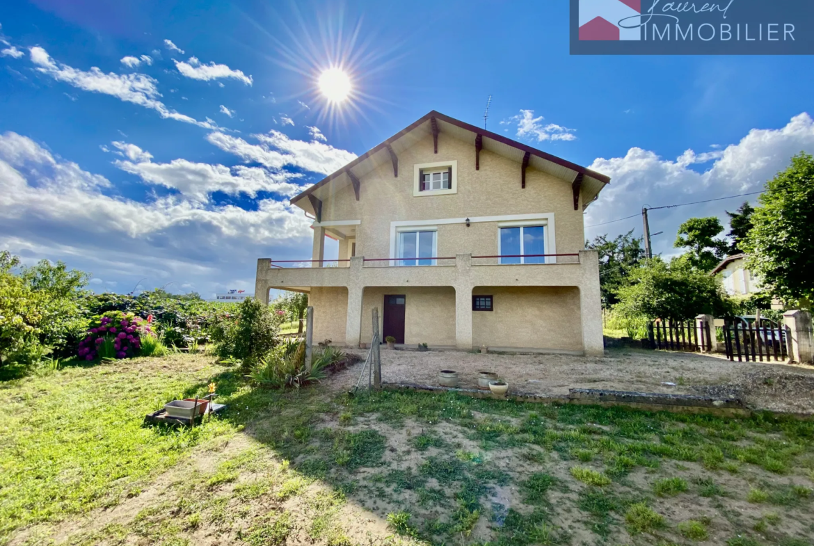 À vendre : maison spacieuse avec vue sur la Saône à Saint-Martin-Belle-Roche 