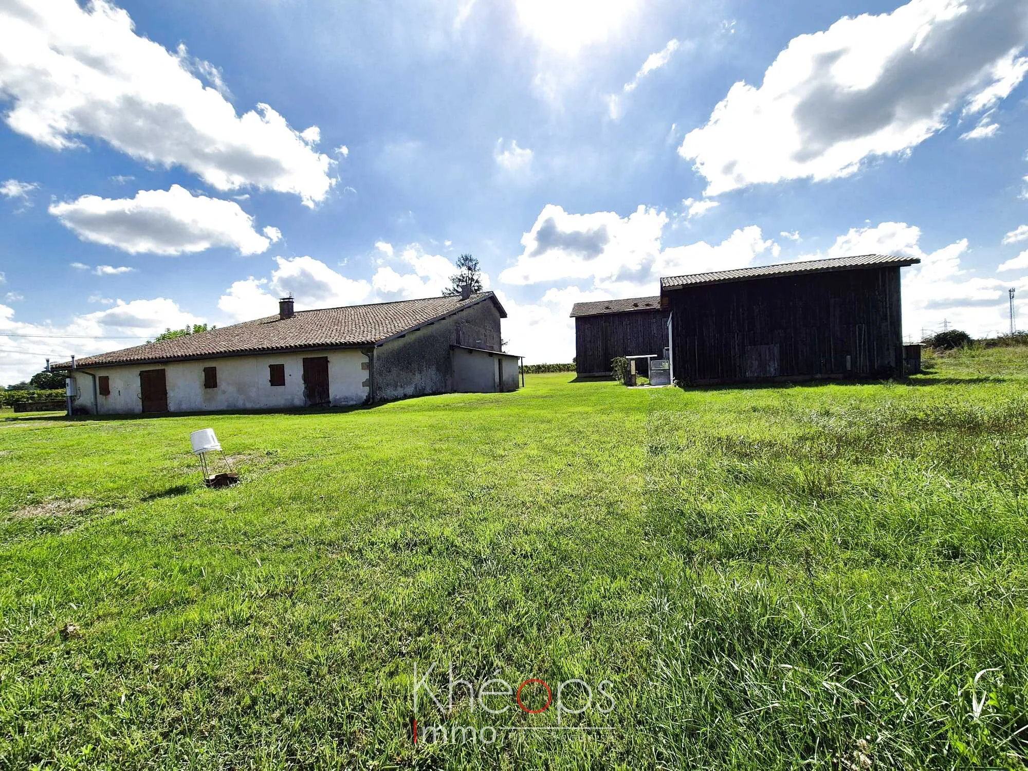 Ancienne ferme à rénover à Langon (33210) avec un grand potentiel 