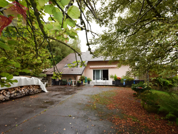 Maison moderne lumineuse et spacieuse à L'Isle-sur-le-Doubs