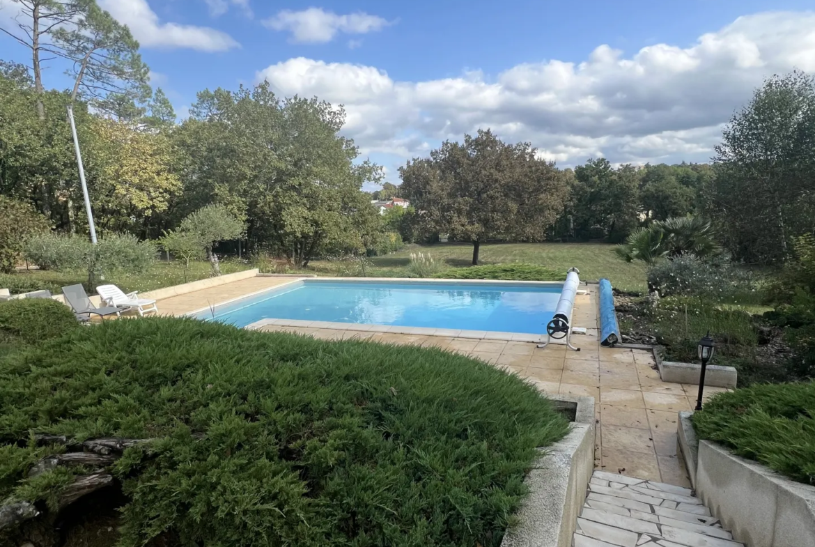 Belle longère entièrement rénovée à Fumel avec piscine 