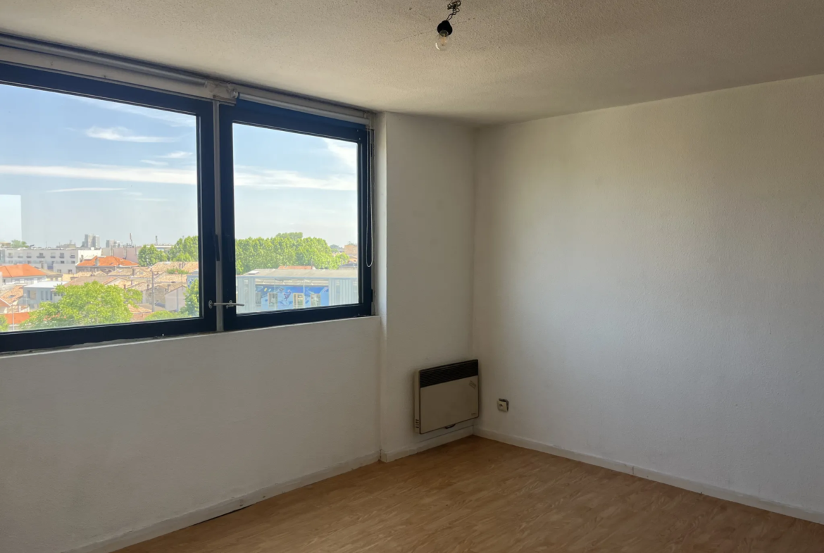 Vente d'un studio à rénover de 22 m² à Bordeaux 