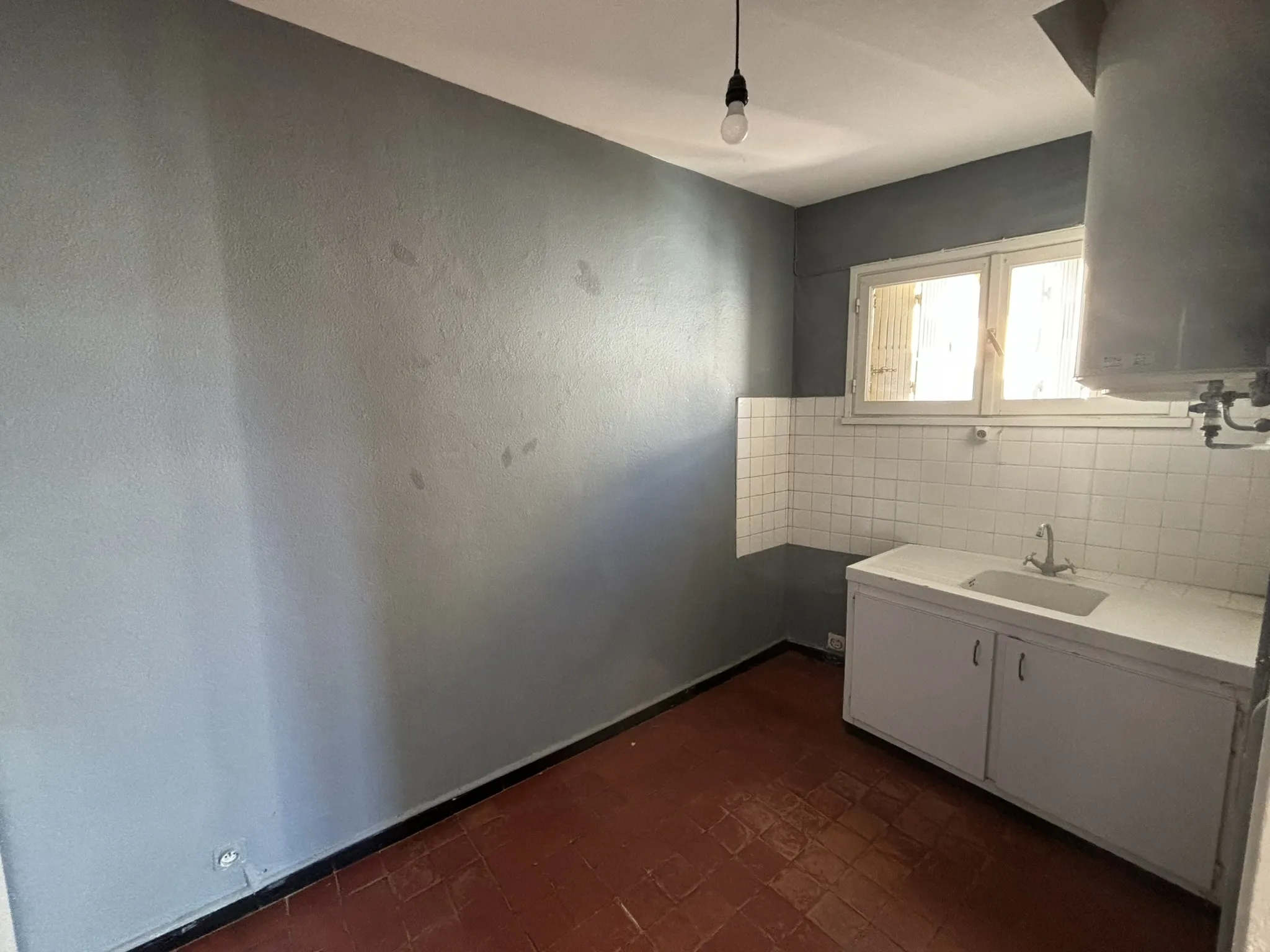 À vendre : Appartement de 56 m² avec grenier aménageable à Vaison-la-Romaine 