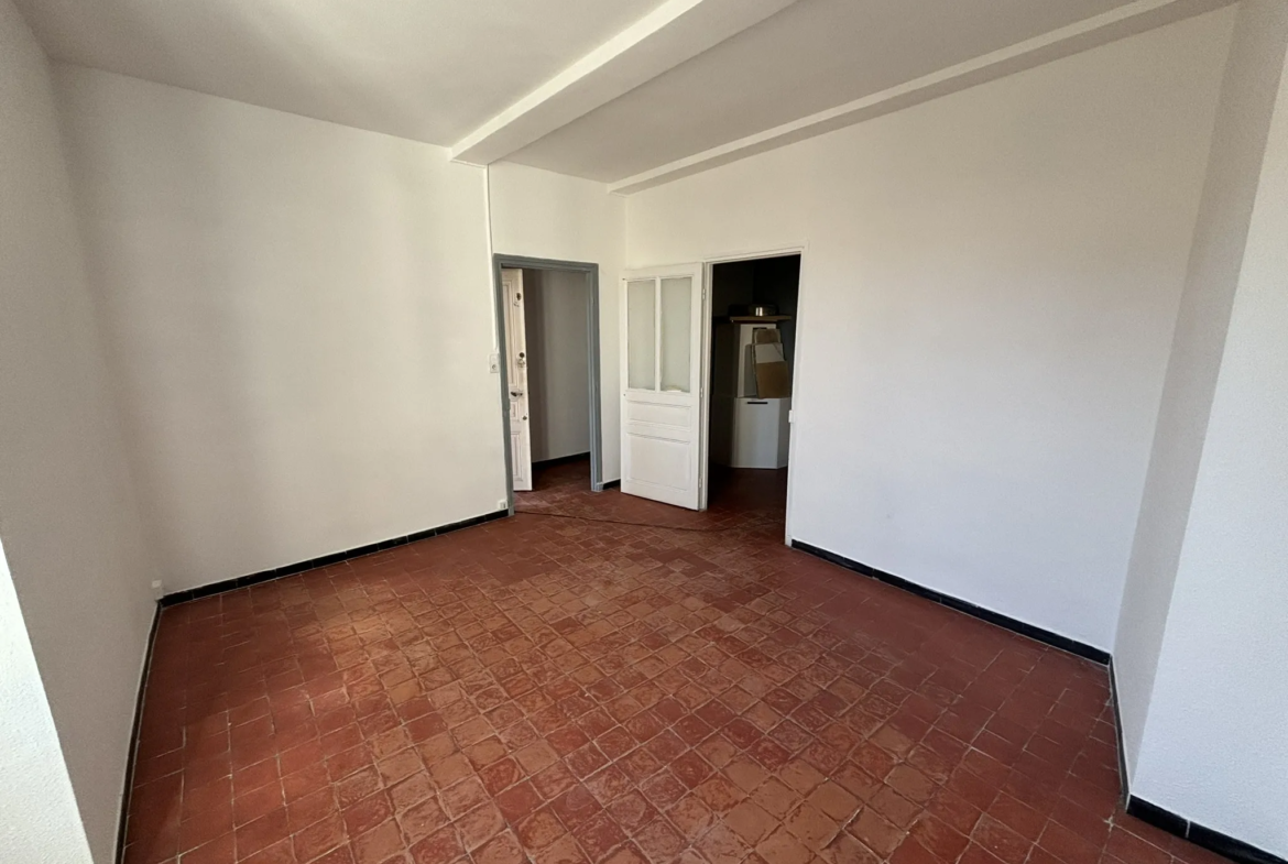 À vendre : Appartement de 56 m² avec grenier aménageable à Vaison-la-Romaine 