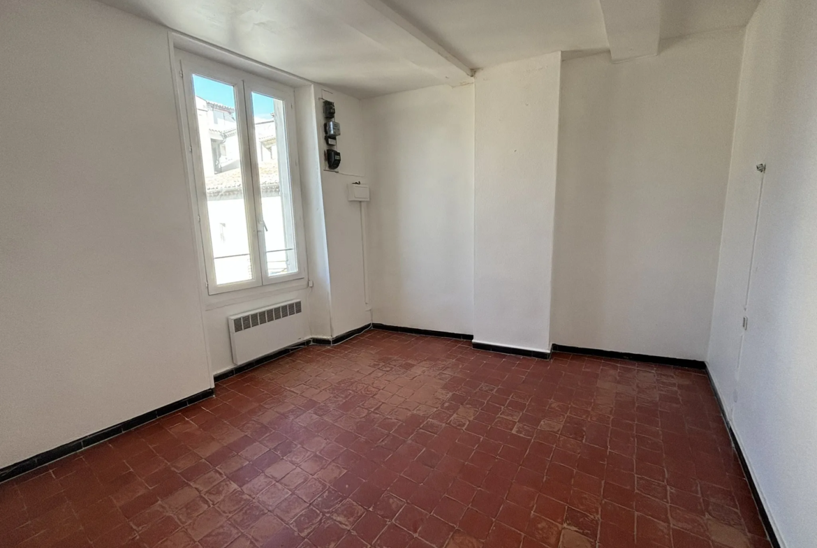 À vendre : Appartement de 56 m² avec grenier aménageable à Vaison-la-Romaine 