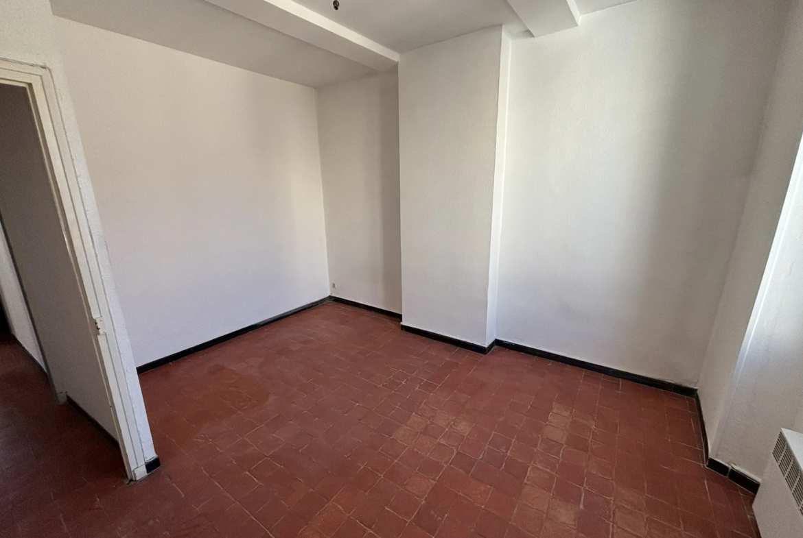 À vendre : Appartement de 56 m² avec grenier aménageable à Vaison-la-Romaine 