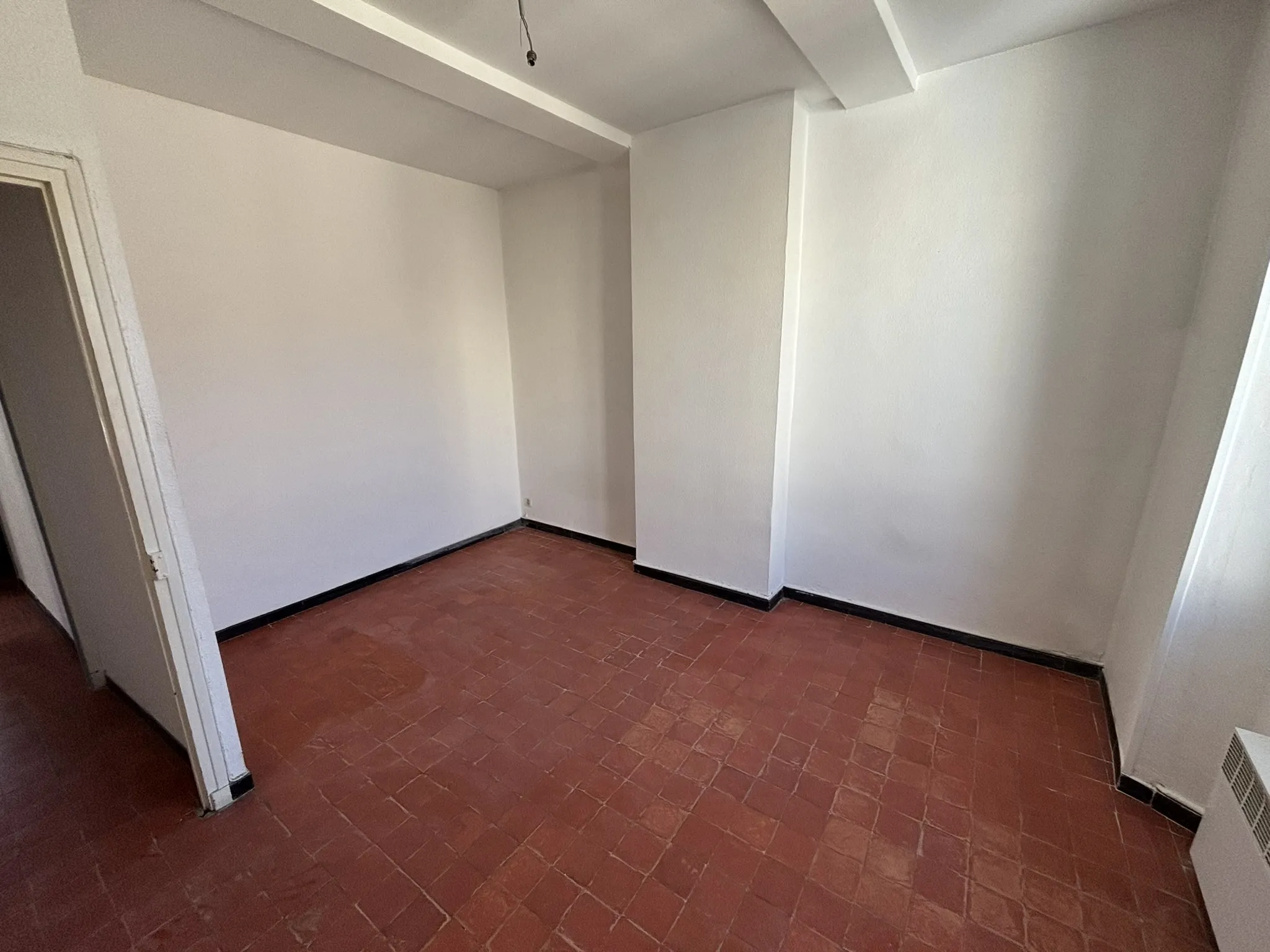 À vendre : Appartement de 56 m² avec grenier aménageable à Vaison-la-Romaine 