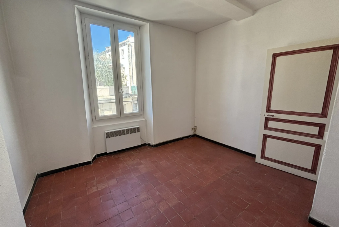 À vendre : Appartement de 56 m² avec grenier aménageable à Vaison-la-Romaine 