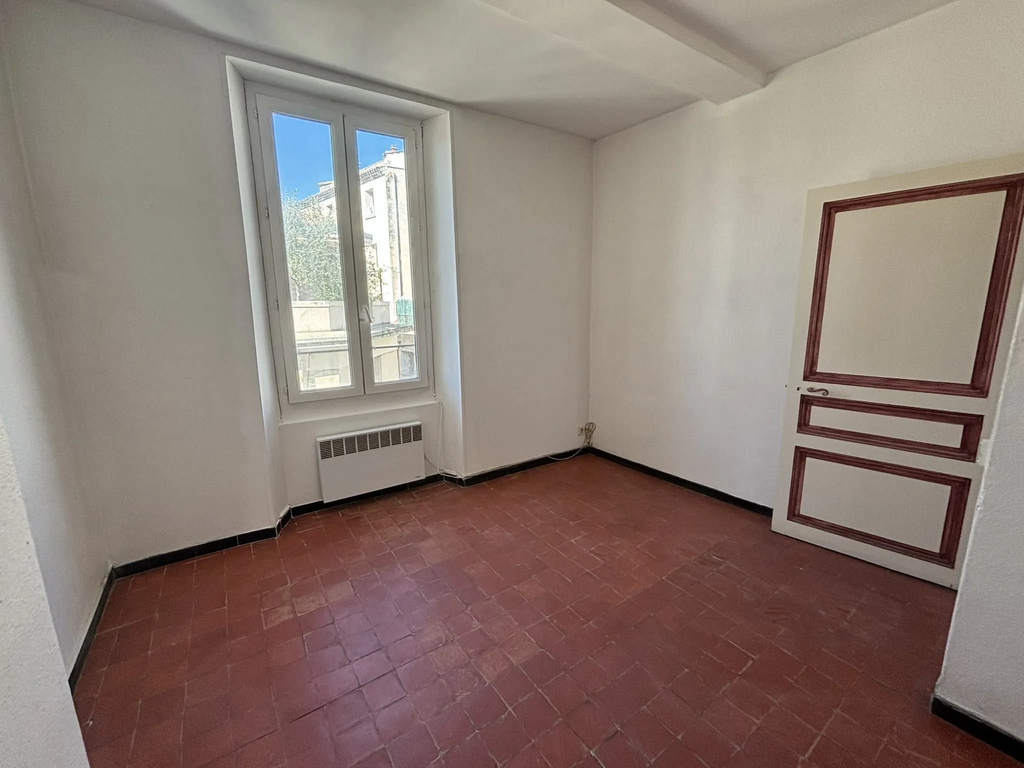 À vendre : Appartement de 56 m² avec grenier aménageable à Vaison-la-Romaine 