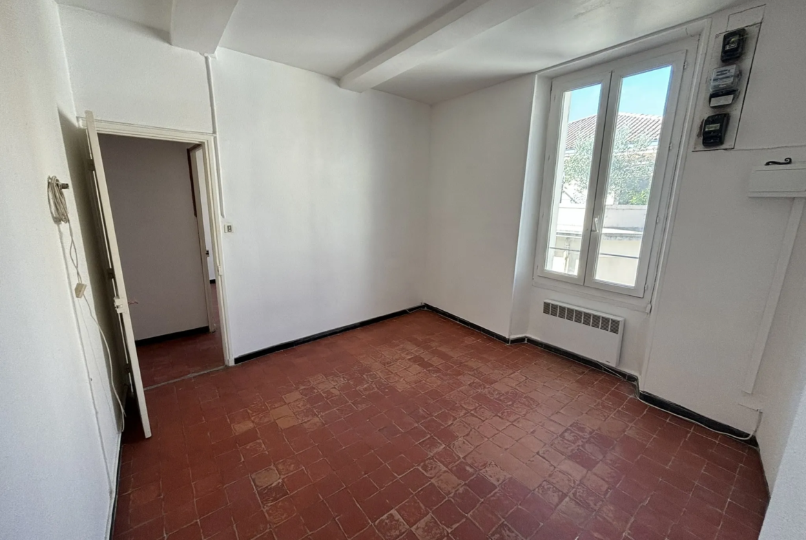 À vendre : Appartement de 56 m² avec grenier aménageable à Vaison-la-Romaine 