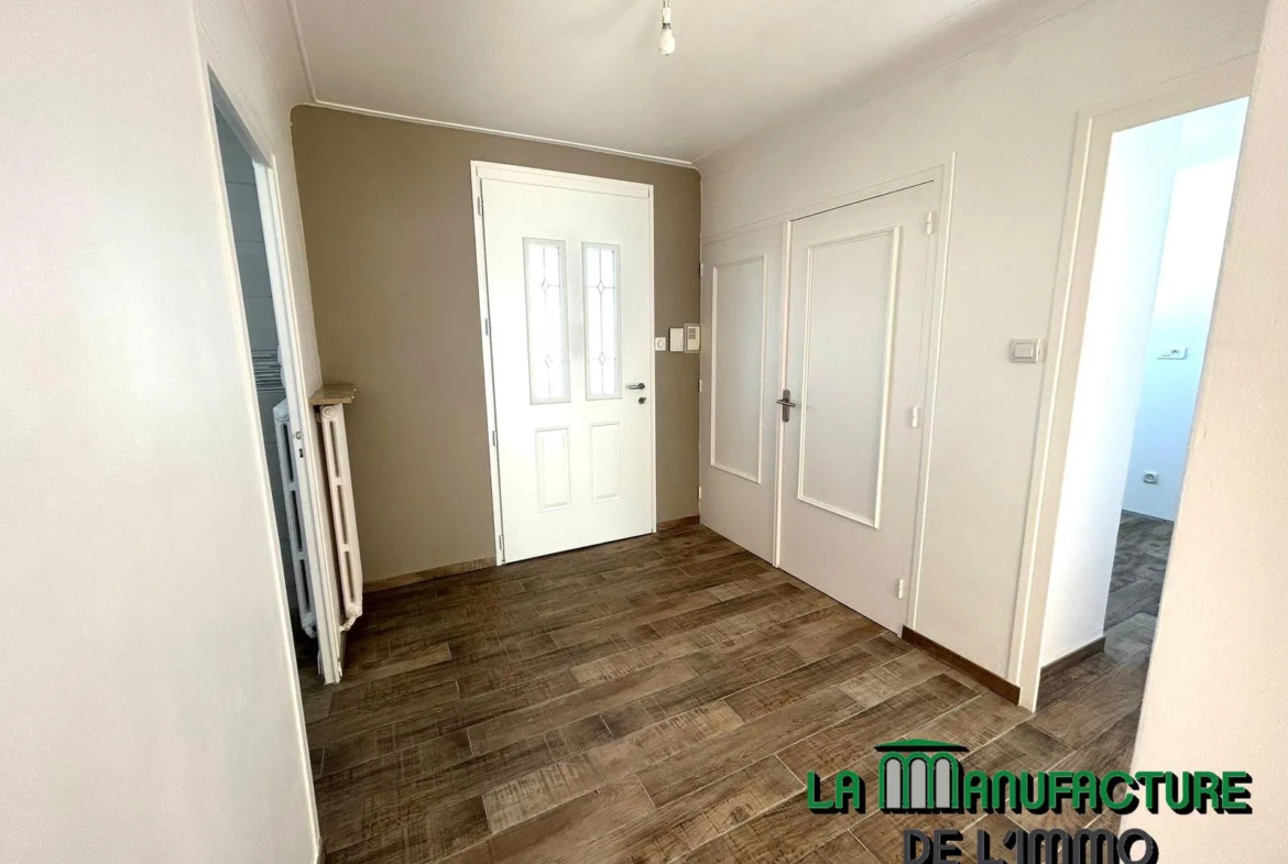 Appartement F2 rénové à Saint-Étienne - Garage en option 