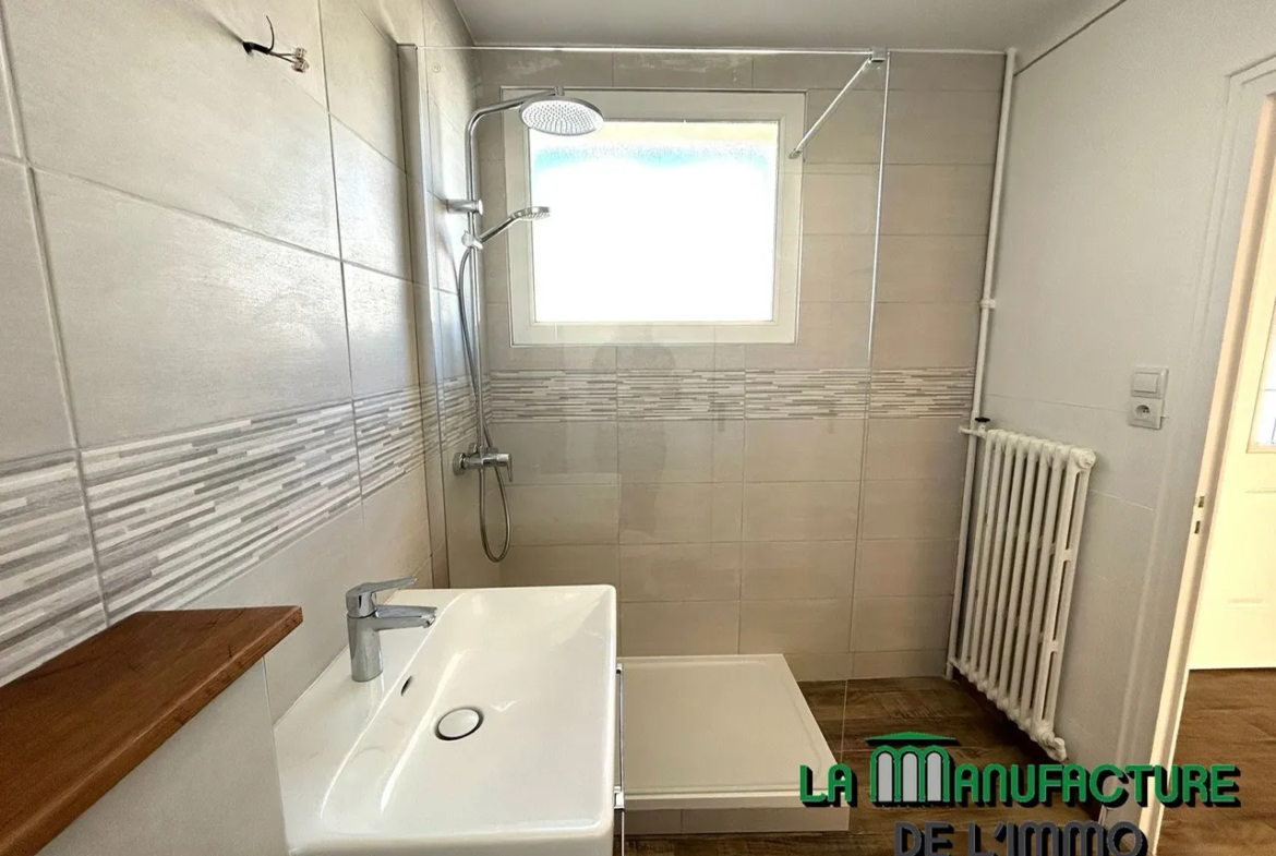 Appartement F2 rénové à Saint-Étienne - Garage en option 