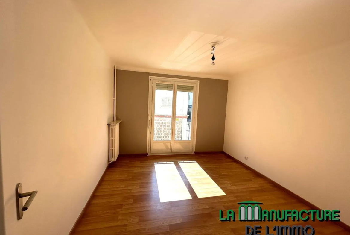 Appartement F2 rénové à Saint-Étienne - Garage en option 