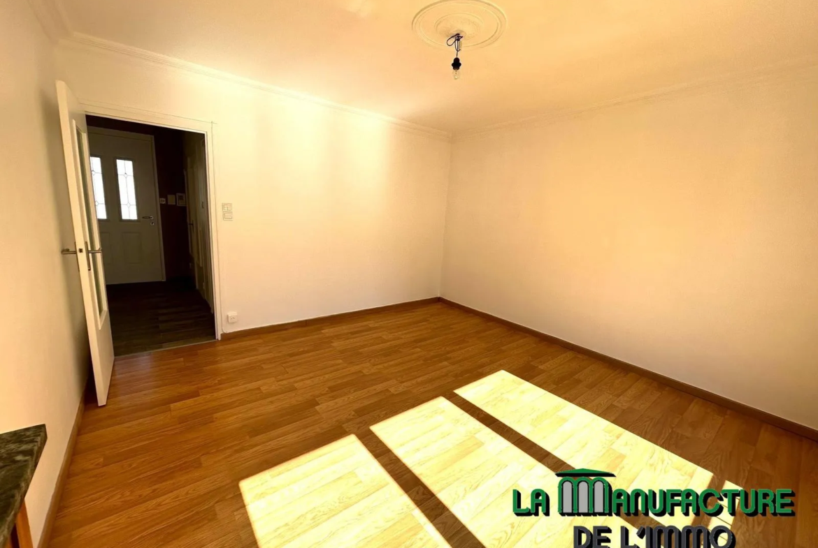 Appartement F2 rénové à Saint-Étienne - Garage en option 