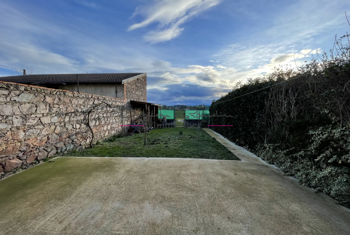 Maison de village avec terrain attenant à Amplepuis 