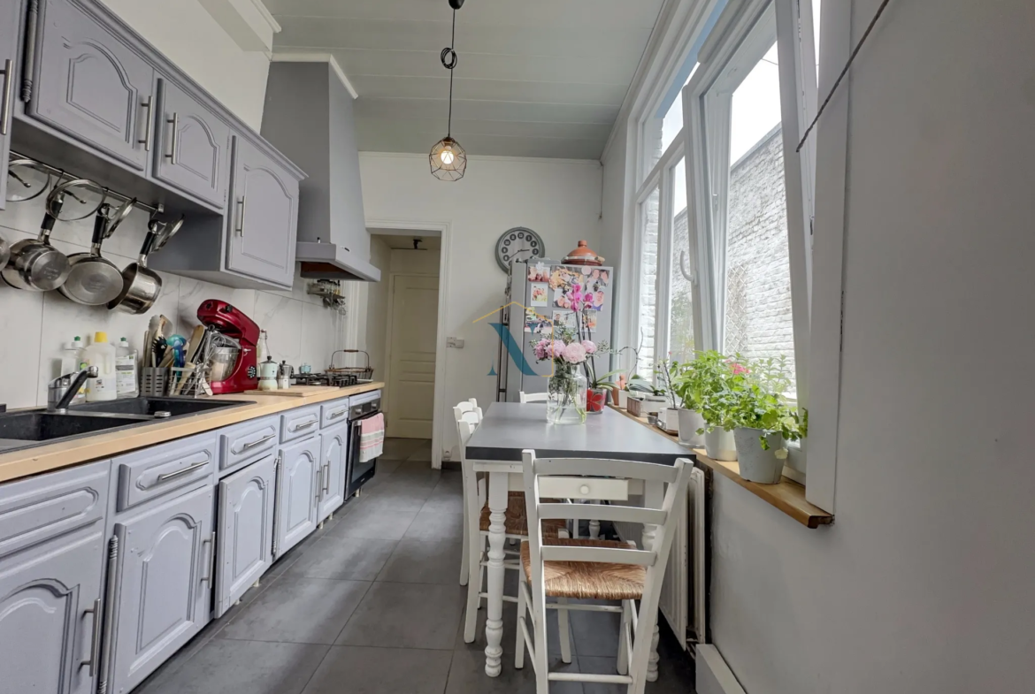 Maison Familiale avec Jardin et Terrasse à Roubaix 